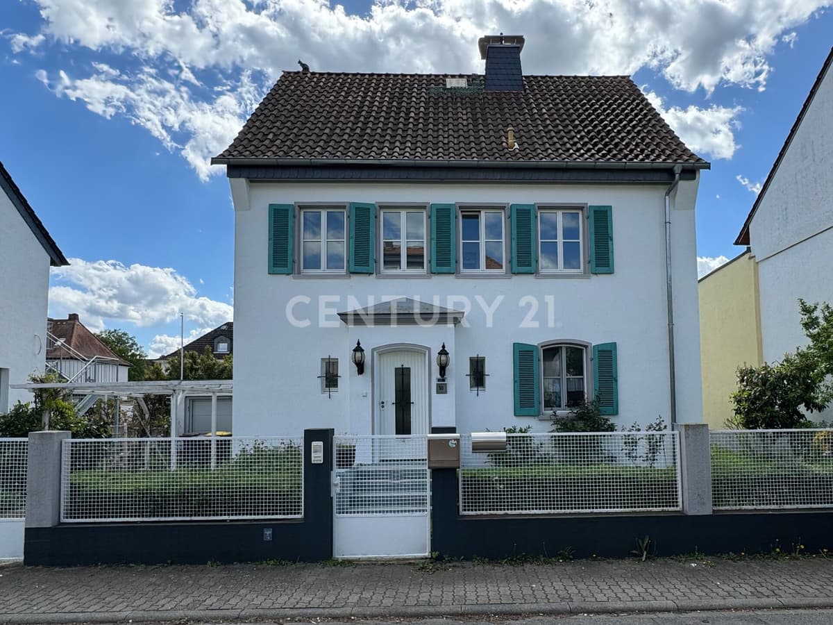 Charmante Stadtvilla mit historischem Flair und großem Garten