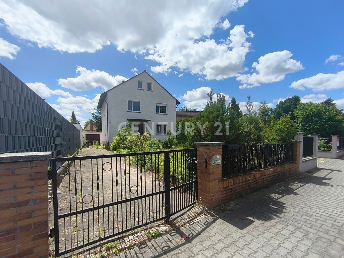 Zweifamilienhaus mit viel Potenzial in beliebter Lage